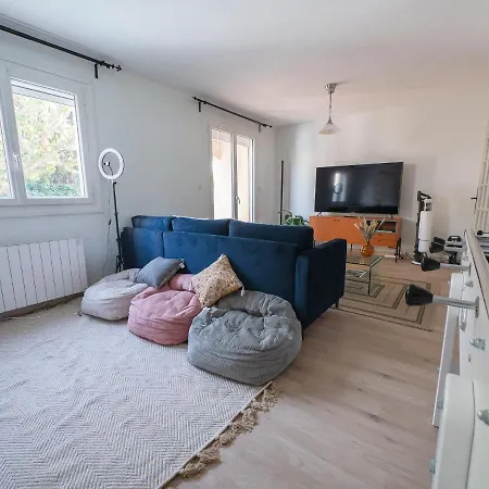 Villa Haute En Couleurs - Nimes