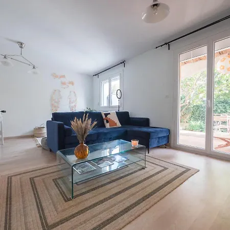 Villa Haute En Couleurs - Nimes